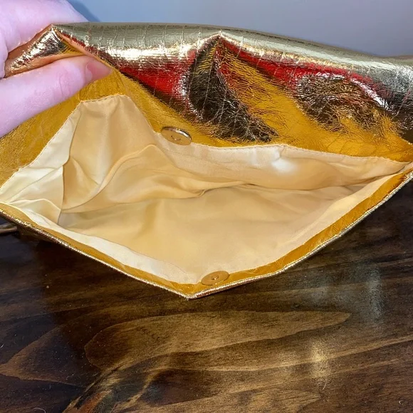 Vintage Gold Metallic Fold Over Clutch Bag w Shoulder Strap NEW - Picture 3 of 8